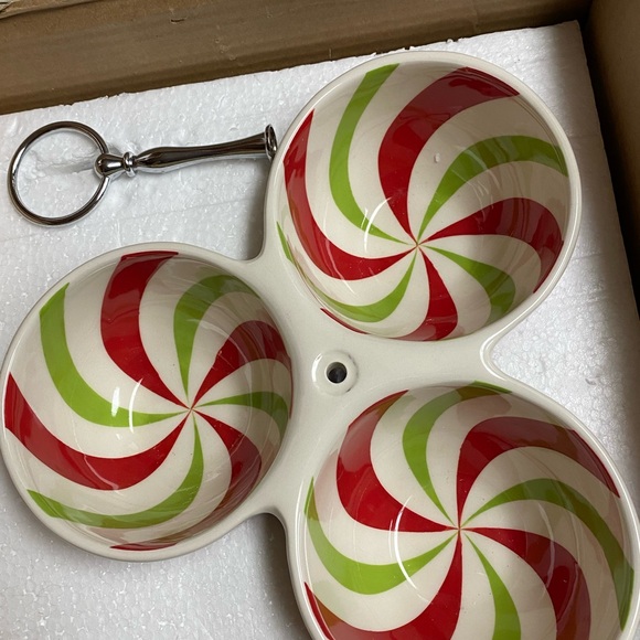 Celebrating Home Christmas Peppermint Twist pattern 3 Bowl in one - Picture 3 of 9